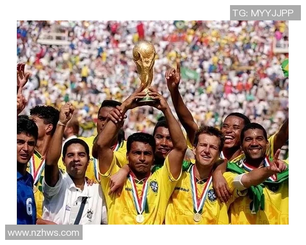 世界最小足球球星成长历程与传奇故事揭秘