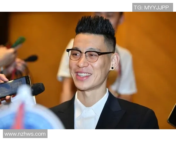 当足球球星穿上西装展现赛场之外的优雅与魅力瞬间